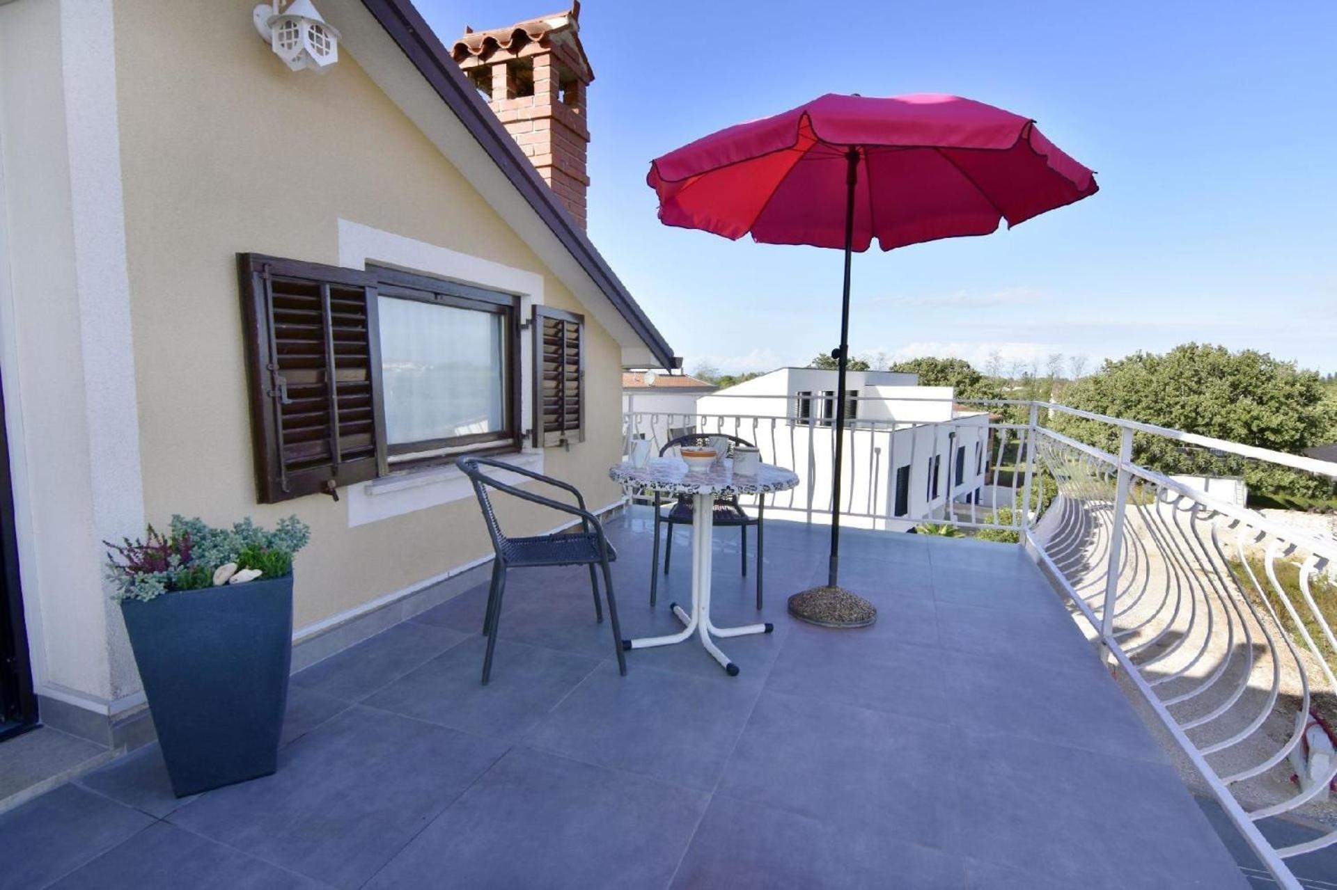 Einfache Wohnung Silva Mit Terrasse Bašanija Exteriér fotografie